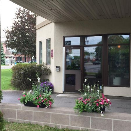 Motel Capri et Suites Repentigny Extérieur photo