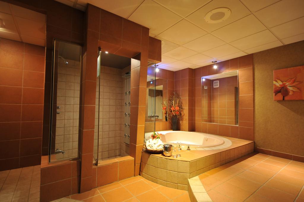 Motel Capri et Suites Repentigny Extérieur photo