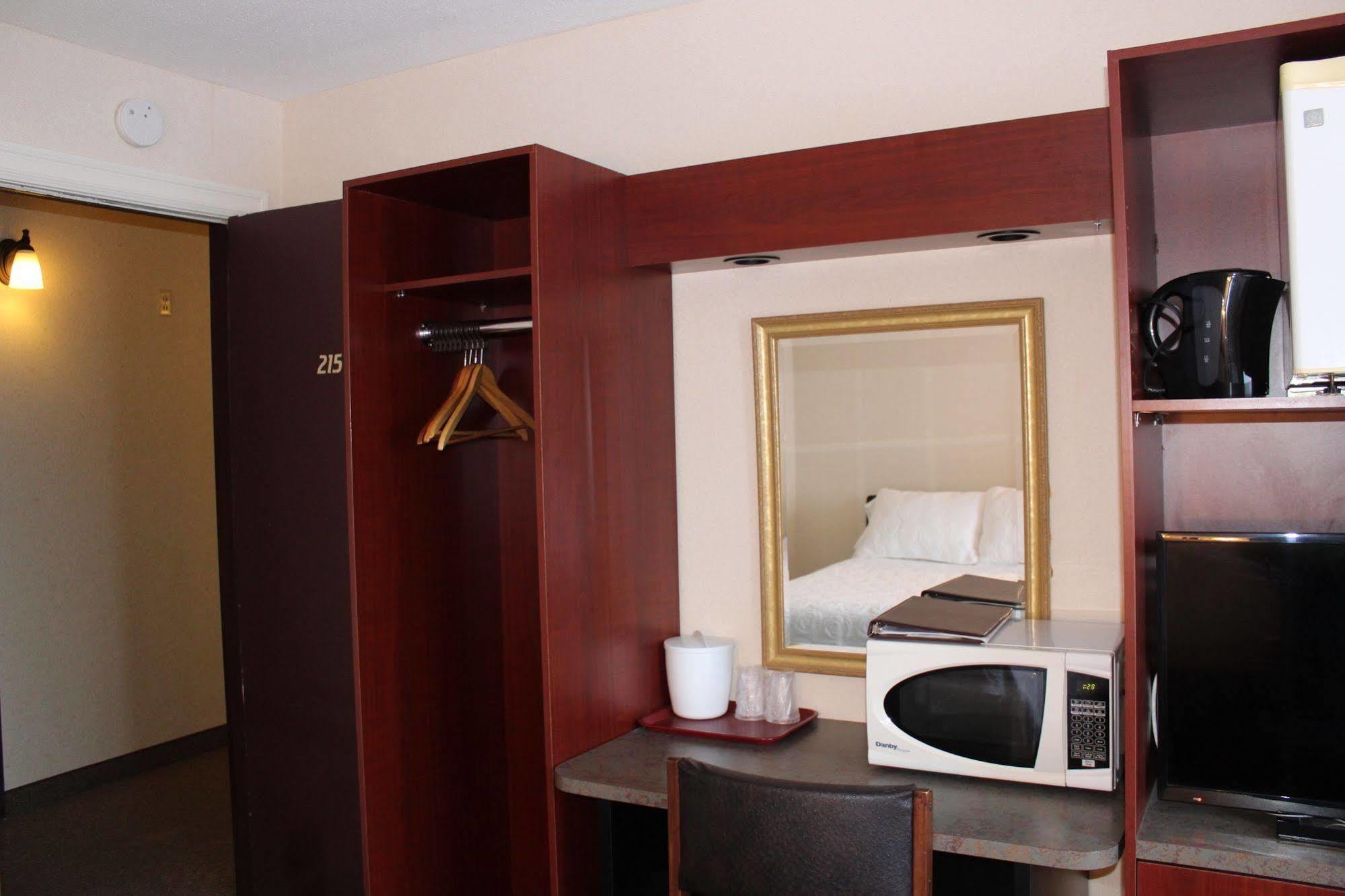 Motel Capri et Suites Repentigny Extérieur photo