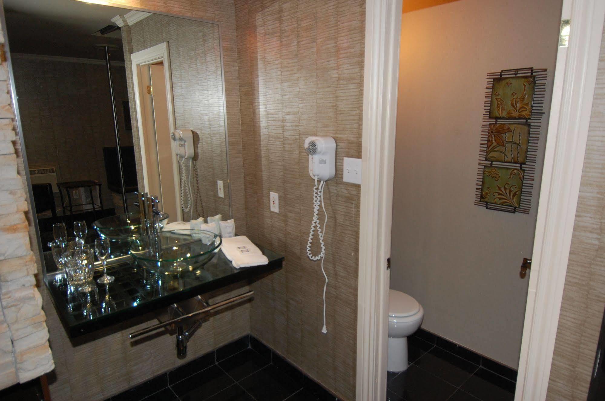 Motel Capri et Suites Repentigny Extérieur photo